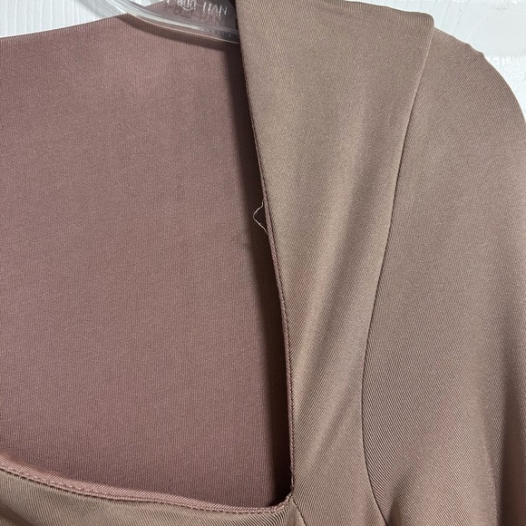 Taupe cut out dress - Picture 5 of 9